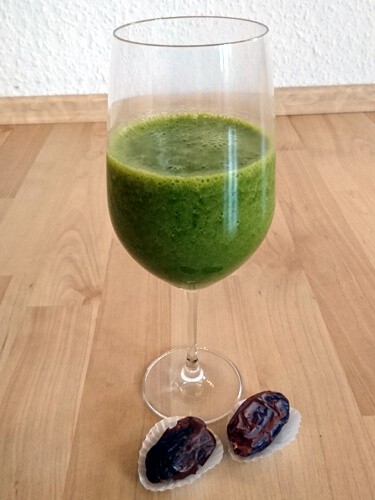 Sehr süßer Smoothie mit Weizengras